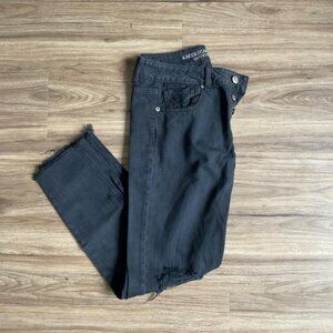American Eagle Button Up Tomgirl Distressed Jeans - Size 4R